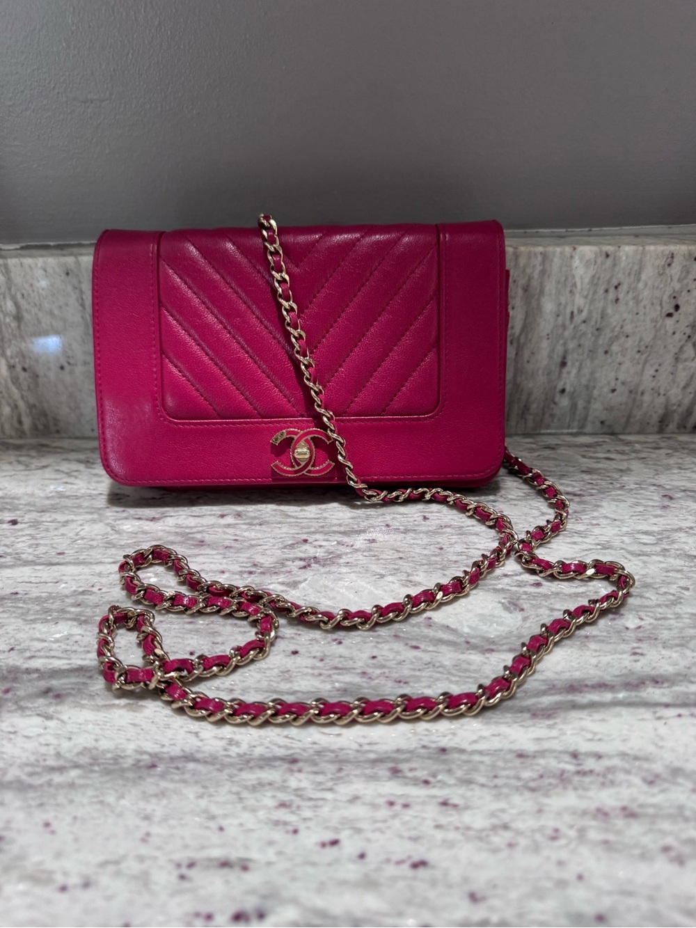 CHANEL Fuchsia Chevron Quilted Leather Crossbody with Gold Chain AUTHENTIC
